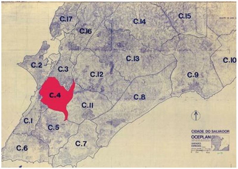 &ndash; Mapa com Divis&atilde;o da cidade de Salvador em Unidades Espaciais. Fonte: acervo do arquiteto Sylvio Sawaya, com destaque para a UE da Liberdade feito pelos autores.