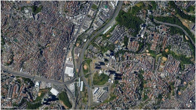 - Industrial areas and informal settlements in Salvador. Source: aerial view, Google Earth (2021).