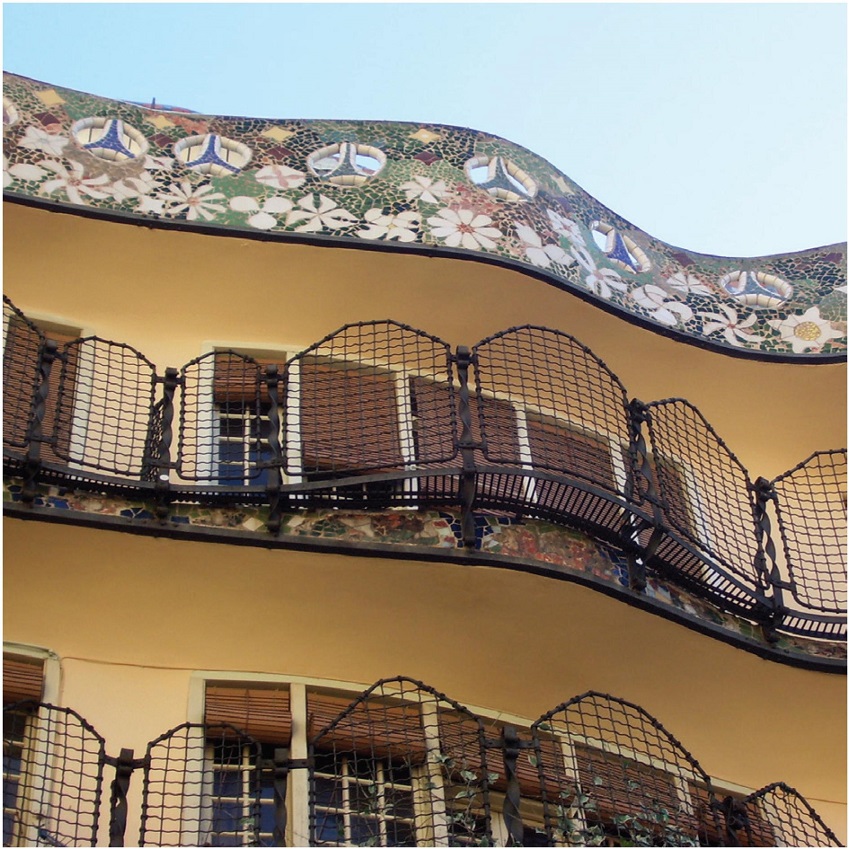 A. Gaud&iacute;: Casa Batll&oacute;, Barcelona (1904-1906).