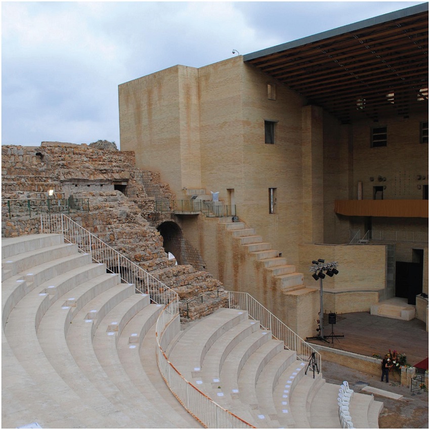 G. Grassi, M. Portaceli: Restoration of the Roman Theatre, Sagunto (1985-1993).