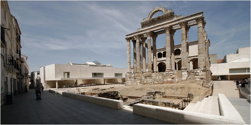 D. Hern&aacute;ndez Gil, J.M. S&aacute;nchez Garc&iacute;a: Roman Temple of Diana, M&eacute;rida (1986-1992/2011).