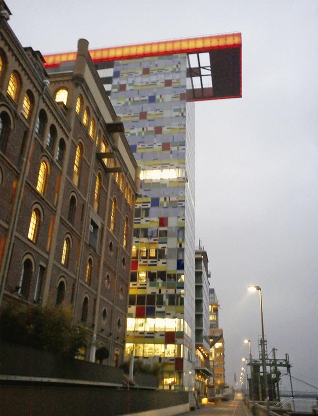 The office Building “Colorium” in the Düsseldorf media harbour (Germany), architect W. Alsop (2002).