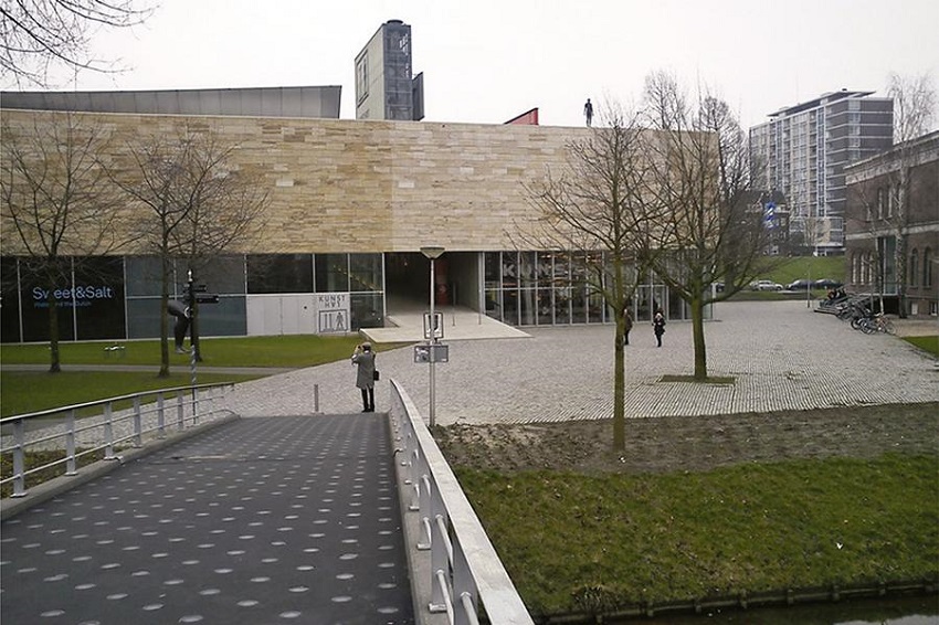 The Art Hall in Rotterdam (Netherlands), architect R. Koolhaas (1987-1992).