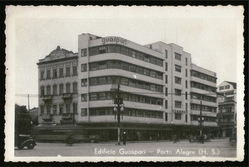 Edifícios Guaspari e Malakoff, Porto Alegre, Vista do Paço Municipal. Figure 3. Guaspari and Malakoff Buildings, Porto Alegre, View of the City Hall.