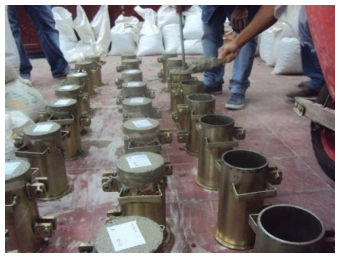 Vaciado de probetas cil&iacute;ndricas M-R y M-C.