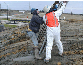 Colocaci&oacute;n de refuerzo en pilote tipo CFA [6].