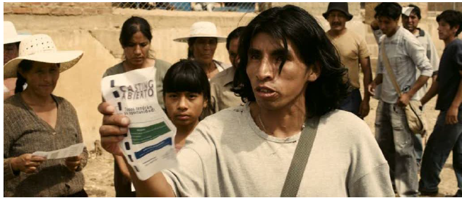 Daniel protesta en
el casting (Tambi&eacute;n la lluvia, Morena Films, Paramount Pictures, 2010).