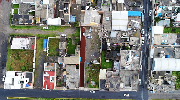 Imagen tomada por dron phantom 4 pro para validaci&oacute;n de vac&iacute;os urbanos.