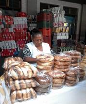 Fotos 2, 3, 4. Artesanas de Tecomatl&aacute;n