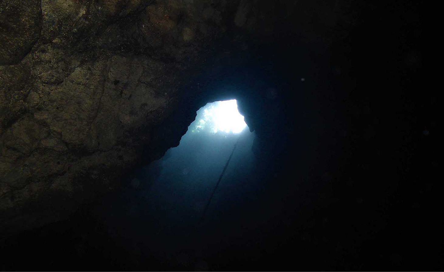 Interior de la entrada de la cueva