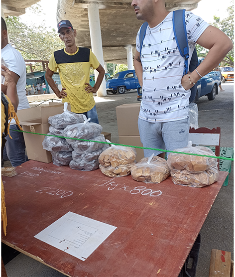 El comercio cooperativo (estatal-privado)