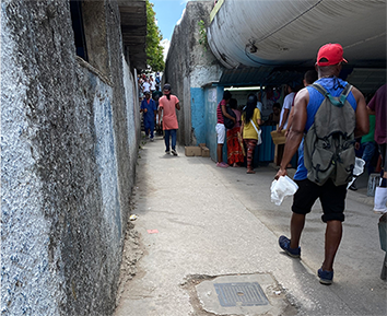 Un mercado, varias entradas