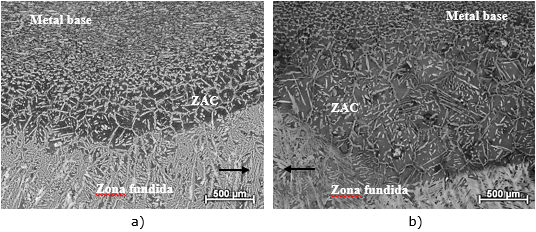 Micrografa que muestra la ZAC en la regin de inflexin de la lnea de fusin (Ataque con Beraha modificado). a) Con energa de 1,5 kJ/mm b) Con energa de 2,5 kJ/mm