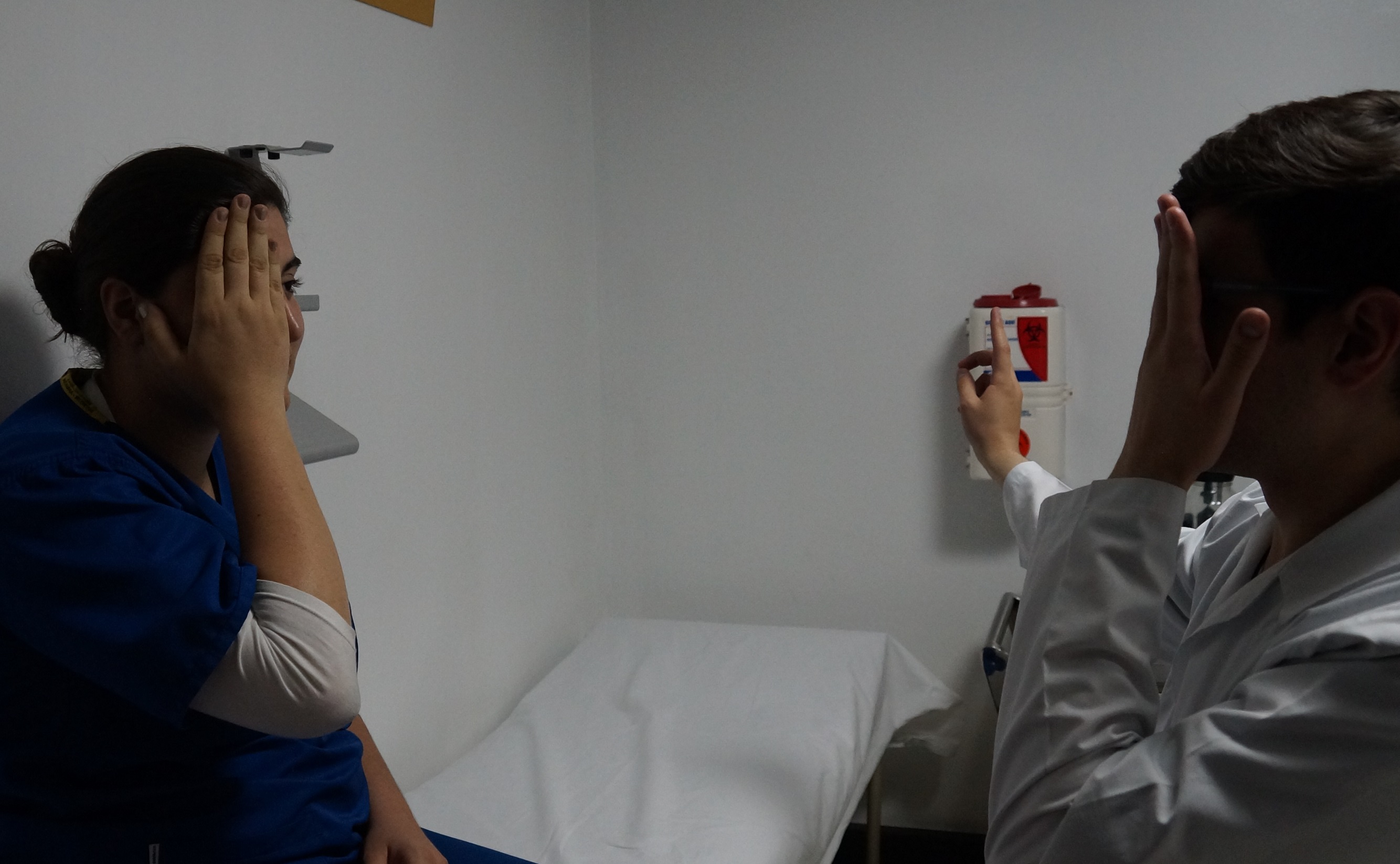 Campimetr&iacute;a
visual por confrontaci&oacute;n