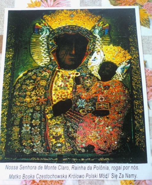 Imagem de Nossa Senhora do Monte Claro com
escrita  

em portugu&ecirc;s e polon&ecirc;s