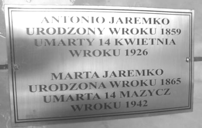T&uacute;mulo localizado no cemit&eacute;rio de Rio Claro em Mallet