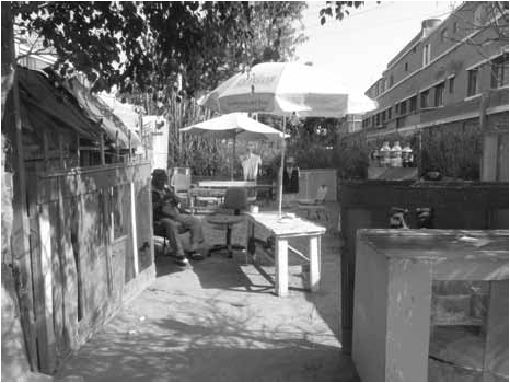 Tienda en �rea verde p�blica