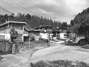 Villa Collao, 1965. Arquitectos: Jorge Labarca, Boris Áptecar y Ruperto Bustos. Fuente: Fotografía de Pablo Fuentes Hernández.