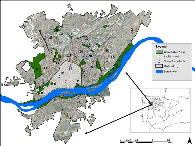 Urban green spaces and primary schools in Zamora. Note: schools are numbered 1 through 21 and parks are numbered “a” through “s” (see Appendix1 and 2).