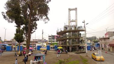 View of informal activities on Carapungo Entry Park.