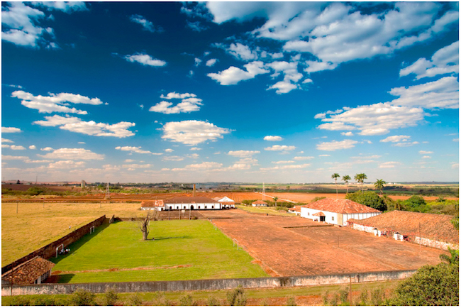 Vista do terreiro desde a o mirante da torre do rel&oacute;gio.