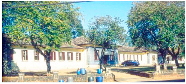 Alojamento para solteiros criado pela Klabin em Harmonia, Paraná. Fotografia de Philip Gunn, 1997.