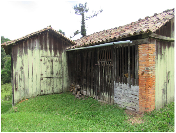 Fundos da edifica&ccedil;&atilde;o da atafona, 2017.