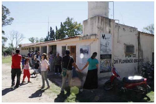 registro fotográfico de actividad de inauguración del ex CCD “La Ribera”, en Córdoba, como sitio de memoria.