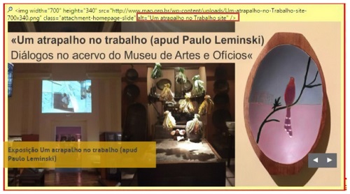 Exibição de código de imagem pertencente à página inicial do site do MAO, com destaque para atributo alt, que corresponde ao equivalente textual do conteúdo imagético, 2018. Revisão do site com utilização da ferramenta HERA.