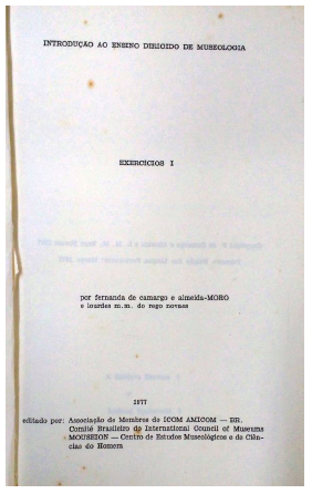 Contracapa do livro Introdução ao ensino dirigido de museologia.18