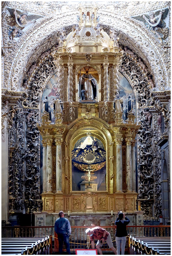 La Capilla del Rosario (Puebla) [ultra barroco mexicano] inspira a Tonantzintla.