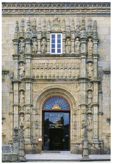 Portada da Hospedaria dos Reis Católicos, em Santiago de Compostela, arquiteto Enrique Egas.