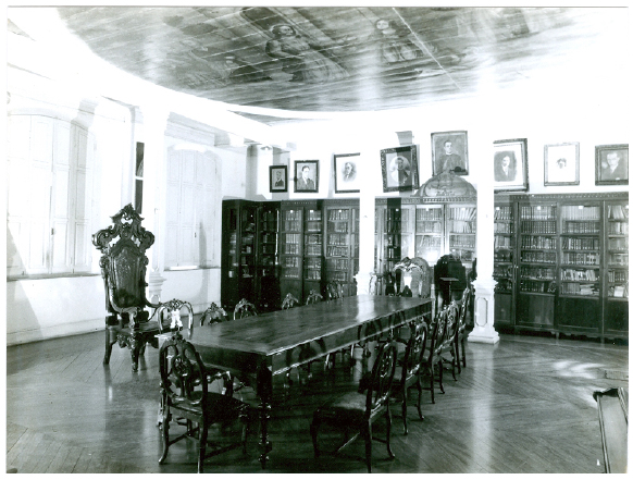 Biblioteca (antigo jazigo) da Igreja da Ordem Terceira do Carmo de São Paulo.