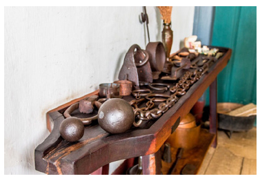 Objetos encontrados na Fazenda dos Coqueiros, abril de 2021.