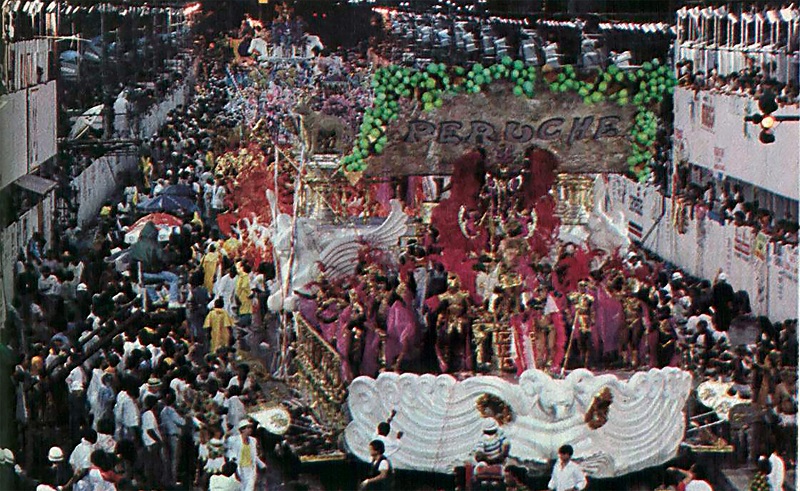  - Desfile da Unidos do Peruche na Avenida Tiradentes, 1990.