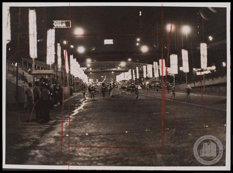  - Desfile no Vale do Anhangaba, em 21.2.1971.