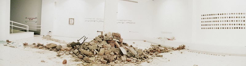  - Sala de exposicin despus de la destruccin.