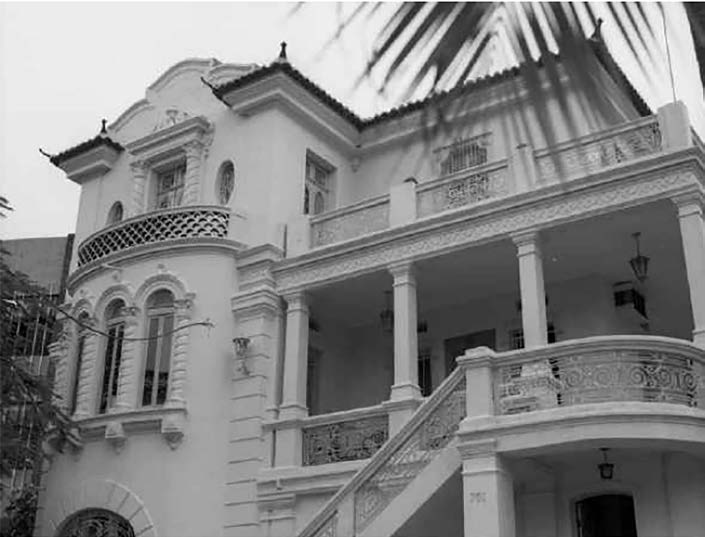  - A direita, residncia neocolonial na Av. Joo de Barros, n 236, Boa Vista.