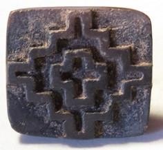 Greca escalonada copia
de sello precolombino del Museo de Oro Costa Rica.