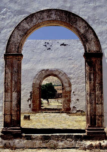 Portada de Gracia y portada del lado de la ep&iacute;stola de la
iglesia de san Francisco.