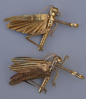 Exvotos en oro (cigarrones). Siglo XIX.