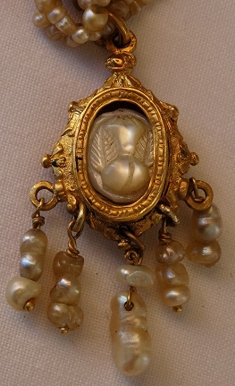  Medallón relicario, principios
del siglo XVII. 