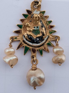 Medalla de la Virgen con el Niño,
siglo XVII.