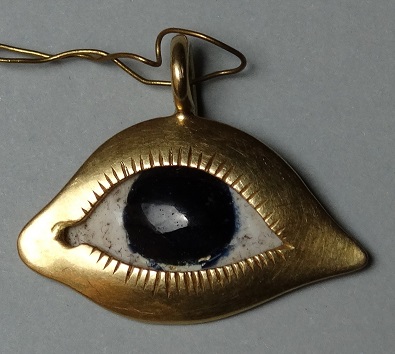  Exvoto en oro esmaltado (ojo).
Siglos XVII-XVIII. 