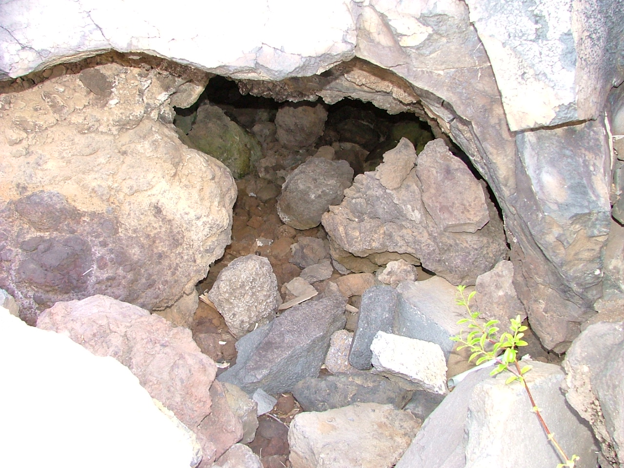Cueva funeraria de El Calabazo, valle Guerra.
