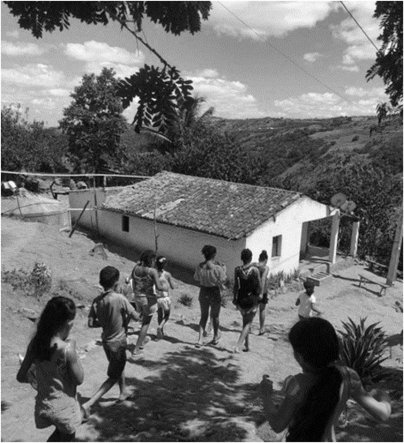 Crianças na comunidade Serra das Viúvas.