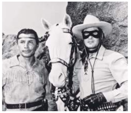 Imagen 6. Escena de la serie de televisión The Lone  Ranger  (1949-1957).  Fue  protagonizada por Cla-yton Moore (Llanero) y Jay Silverheels (Toro).