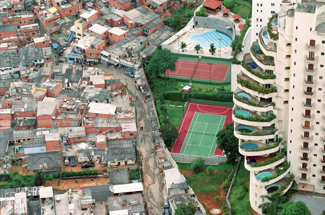 Figure 5. Paraispolis. (Vieira, 2004). Courtesy of the artist.