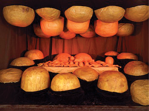 Imagen 1. Louise Bourgeois, &ldquo;The Destruction of the Father&rdquo;, 1974. Plaster, latex, wood, fabric and red light, 93 5/8 x 142 5/8 x 97 7/8 in. Courtesy Cheim & Read, Hauser & Wirth and Galerie Karsten Greve. Photo: Rafael Lobato. https://tinyurl.com/3a7zuxac