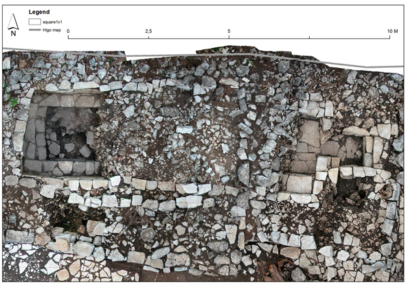 Fotomosaico vertical del ba&ntilde;o de vapor de El Higo; en la parte central de la c&aacute;mara se observa parte del relleno poscl&aacute;sico